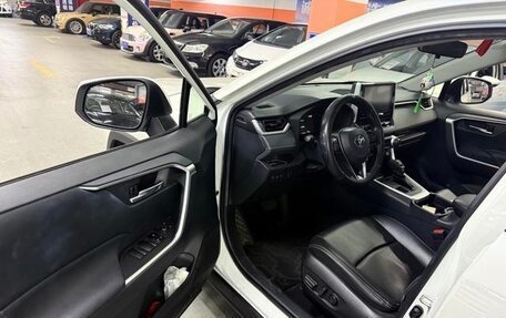 Toyota RAV4, 2021 год, 2 300 469 рублей, 6 фотография