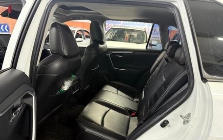 Toyota RAV4, 2021 год, 2 300 469 рублей, 7 фотография