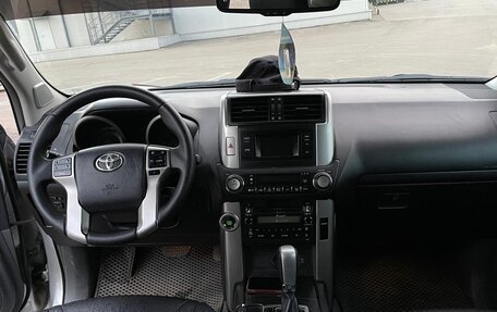 Toyota Land Cruiser Prado 150 рестайлинг 2, 2010 год, 2 800 000 рублей, 6 фотография