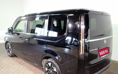 Honda Stepwgn, 2022 год, 2 035 000 рублей, 2 фотография