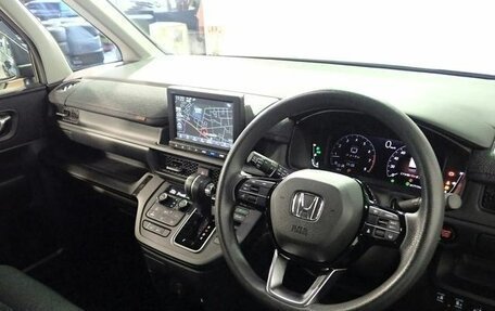 Honda Stepwgn, 2022 год, 2 035 000 рублей, 16 фотография