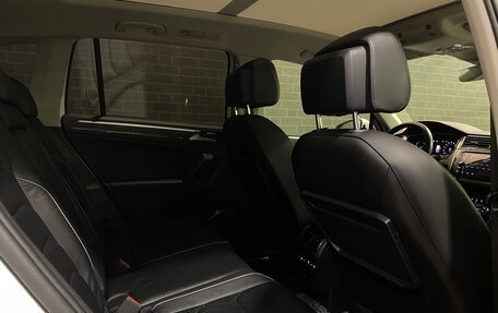 Volkswagen Tiguan II, 2020 год, 2 730 000 рублей, 18 фотография