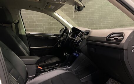 Volkswagen Tiguan II, 2020 год, 2 730 000 рублей, 17 фотография