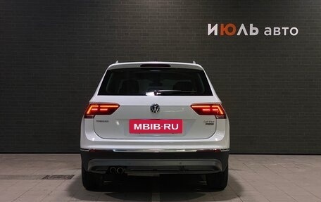 Volkswagen Tiguan II, 2020 год, 2 730 000 рублей, 6 фотография