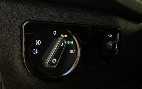 Volkswagen Tiguan II, 2020 год, 2 730 000 рублей, 25 фотография