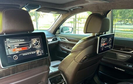 BMW 7 серия, 2016 год, 3 670 000 рублей, 12 фотография