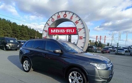 Mitsubishi Outlander III рестайлинг 3, 2013 год, 1 380 000 рублей, 1 фотография