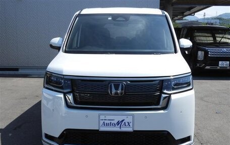 Honda Stepwgn, 2022 год, 2 300 000 рублей, 4 фотография