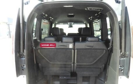 Honda Stepwgn, 2022 год, 2 300 000 рублей, 16 фотография