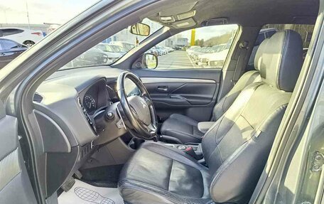 Mitsubishi Outlander III рестайлинг 3, 2013 год, 1 380 000 рублей, 9 фотография