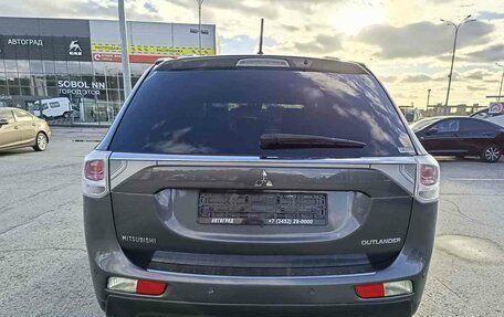Mitsubishi Outlander III рестайлинг 3, 2013 год, 1 380 000 рублей, 6 фотография
