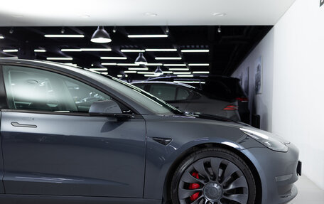 Tesla Model 3 I, 2021 год, 3 990 000 рублей, 25 фотография