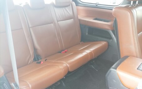 Toyota Sequoia II рестайлинг, 2010 год, 4 000 000 рублей, 17 фотография