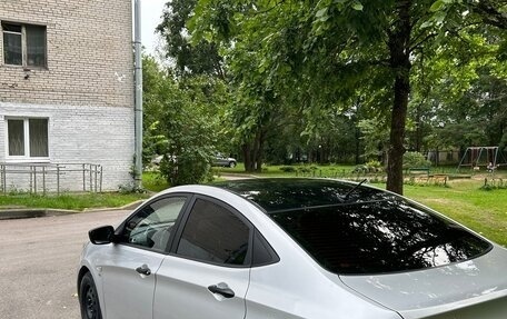 Hyundai Solaris II рестайлинг, 2013 год, 800 000 рублей, 5 фотография