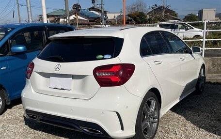 Mercedes-Benz A-Класс, 2018 год, 1 150 000 рублей, 3 фотография