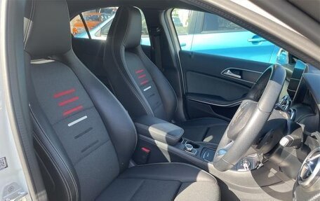 Mercedes-Benz A-Класс, 2018 год, 1 150 000 рублей, 10 фотография