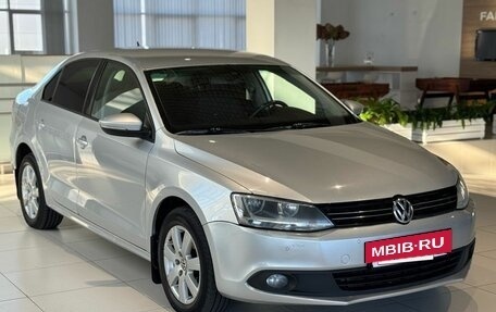 Volkswagen Jetta VI, 2012 год, 915 000 рублей, 3 фотография