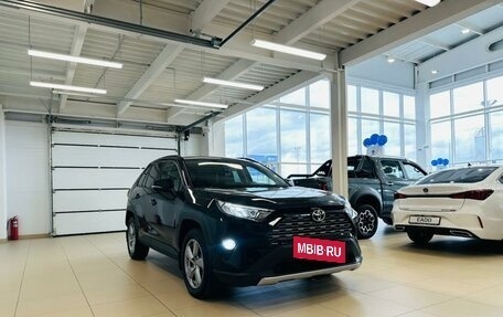 Toyota RAV4, 2021 год, 3 499 900 рублей, 8 фотография