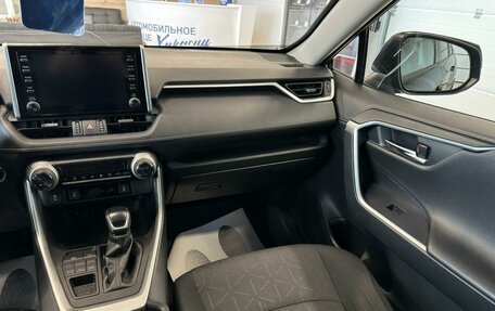 Toyota RAV4, 2021 год, 3 499 900 рублей, 15 фотография