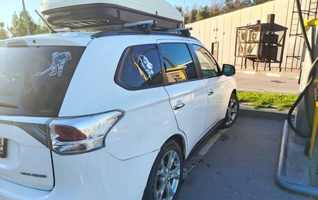 Mitsubishi Outlander III рестайлинг 3, 2014 год, 1 350 000 рублей, 4 фотография