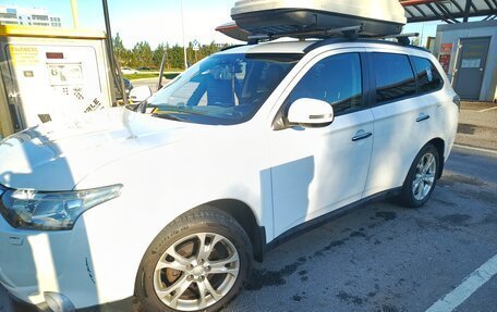 Mitsubishi Outlander III рестайлинг 3, 2014 год, 1 350 000 рублей, 8 фотография