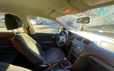 Volkswagen Polo VI (EU Market), 2016 год, 980 000 рублей, 2 фотография