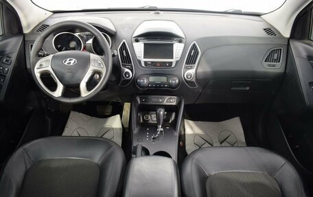 Hyundai ix35 I рестайлинг, 2012 год, 920 000 рублей, 10 фотография