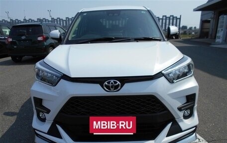 Toyota Raize I, 2022 год, 1 098 000 рублей, 2 фотография