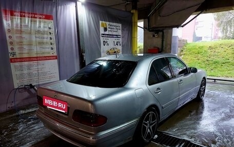 Mercedes-Benz E-Класс, 1999 год, 590 000 рублей, 6 фотография