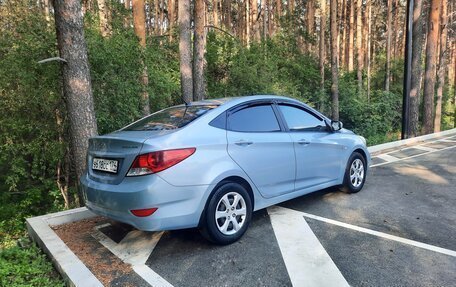 Hyundai Solaris II рестайлинг, 2011 год, 745 000 рублей, 4 фотография