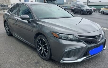 Toyota Camry, 2021 год, 2 500 000 рублей, 2 фотография