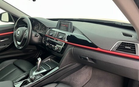 BMW 3 серия, 2019 год, 2 590 000 рублей, 14 фотография