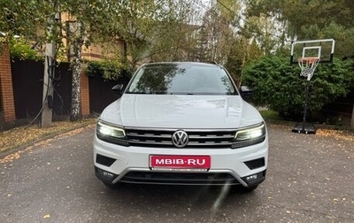 Volkswagen Tiguan II, 2018 год, 2 750 000 рублей, 1 фотография