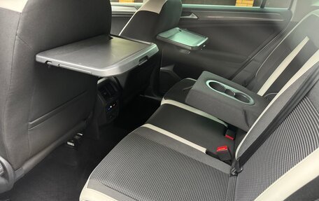 Volkswagen Tiguan II, 2018 год, 2 750 000 рублей, 5 фотография
