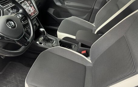 Volkswagen Tiguan II, 2018 год, 2 750 000 рублей, 4 фотография