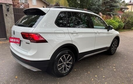 Volkswagen Tiguan II, 2018 год, 2 750 000 рублей, 3 фотография