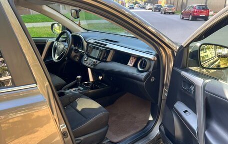 Toyota RAV4, 2015 год, 1 930 000 рублей, 3 фотография