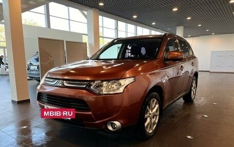 Mitsubishi Outlander III рестайлинг 3, 2012 год, 1 365 000 рублей, 7 фотография