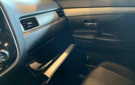 Mitsubishi Outlander III рестайлинг 3, 2012 год, 1 365 000 рублей, 28 фотография