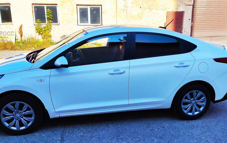 Hyundai Solaris II рестайлинг, 2022 год, 1 820 000 рублей, 8 фотография