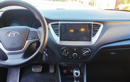 Hyundai Solaris II рестайлинг, 2022 год, 1 820 000 рублей, 3 фотография