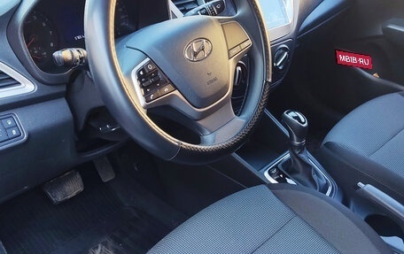 Hyundai Solaris II рестайлинг, 2022 год, 1 820 000 рублей, 6 фотография