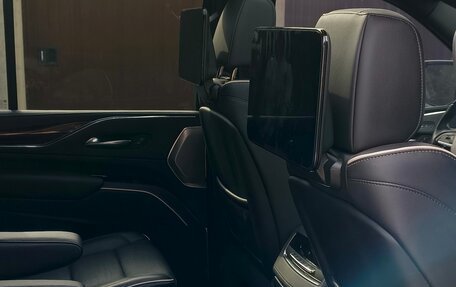 Cadillac Escalade V, 2021 год, 13 000 000 рублей, 21 фотография