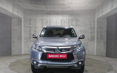 Mitsubishi Pajero Sport III рестайлинг, 2017 год, 2 775 000 рублей, 2 фотография