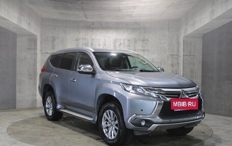 Mitsubishi Pajero Sport III рестайлинг, 2017 год, 2 775 000 рублей, 3 фотография