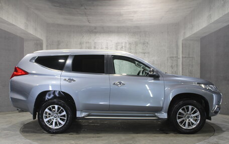 Mitsubishi Pajero Sport III рестайлинг, 2017 год, 2 775 000 рублей, 4 фотография