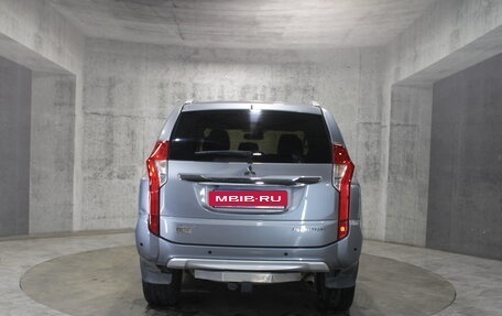 Mitsubishi Pajero Sport III рестайлинг, 2017 год, 2 775 000 рублей, 7 фотография