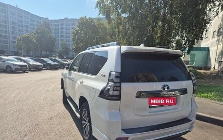 Toyota Land Cruiser Prado 150 рестайлинг 2, 2021 год, 8 500 000 рублей, 5 фотография