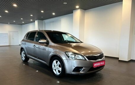 KIA cee'd I рестайлинг, 2010 год, 690 000 рублей, 1 фотография