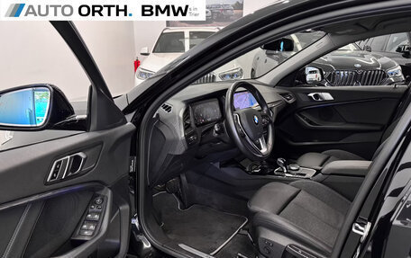 BMW 1 серия, 2022 год, 3 300 000 рублей, 9 фотография